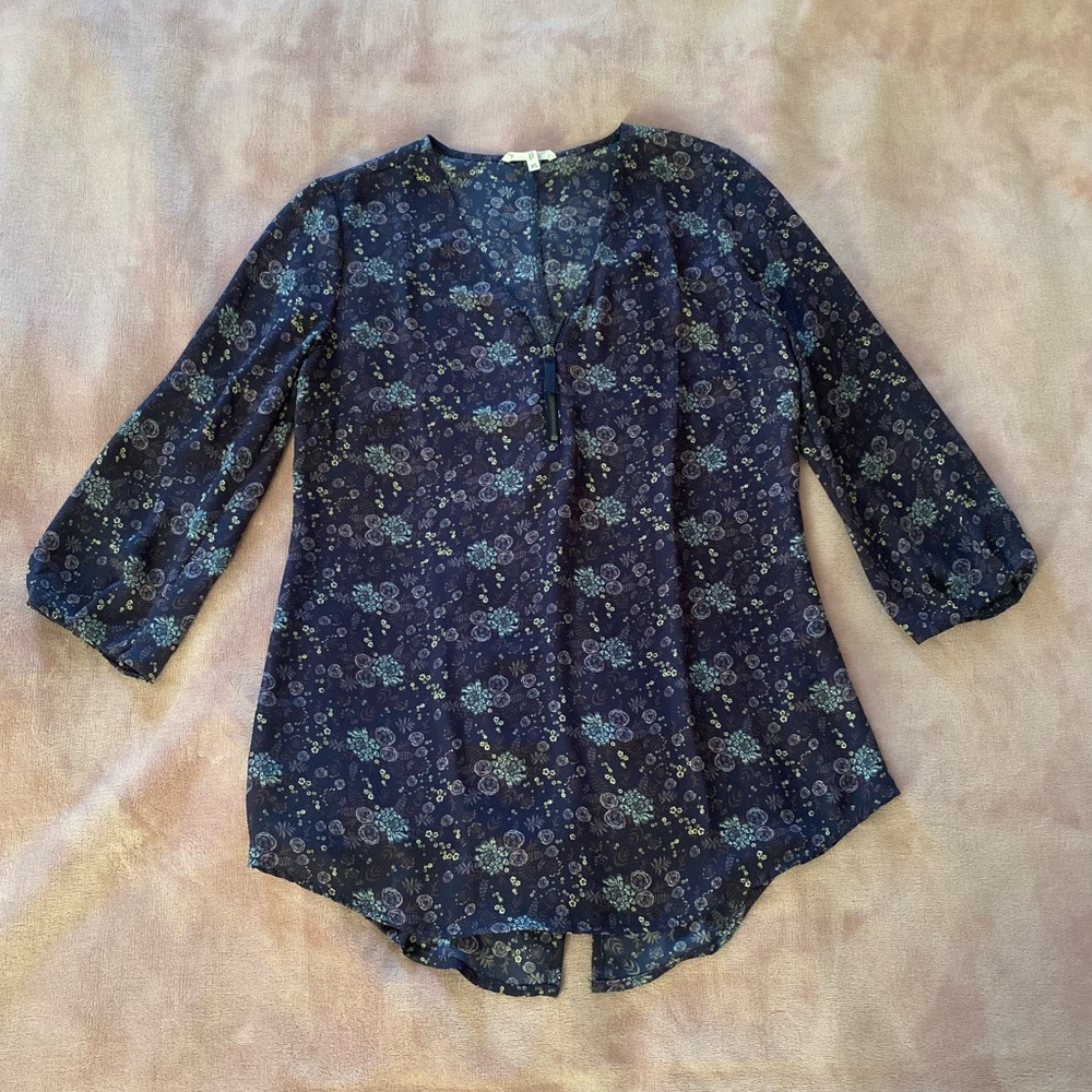 Maurices floral tunic blouse with back slit